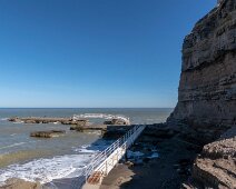 IMG_1126 13/09/2018 - Des endroits très bien aménagés pour les pécheurs. The end of the parrot cliffs and very well set up fishing spot.