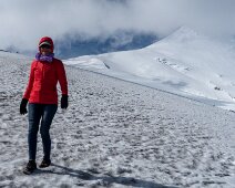 IMG_5704 08/10/2019 - De nouveau ensembles, Jo admire les pentes enneigées du volcan Osorno (sans ski). For the first time I approach the top of Orsorno - have watched...